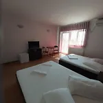 ゲストハウス Vila Maria コルブ
