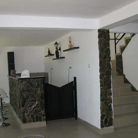 Vila Maria Konukevi *