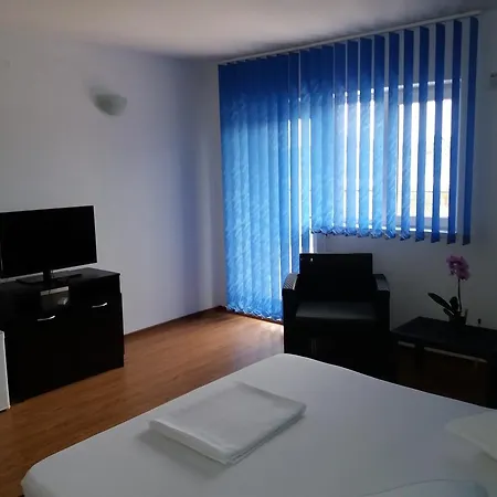Vila Maria Konukevi *